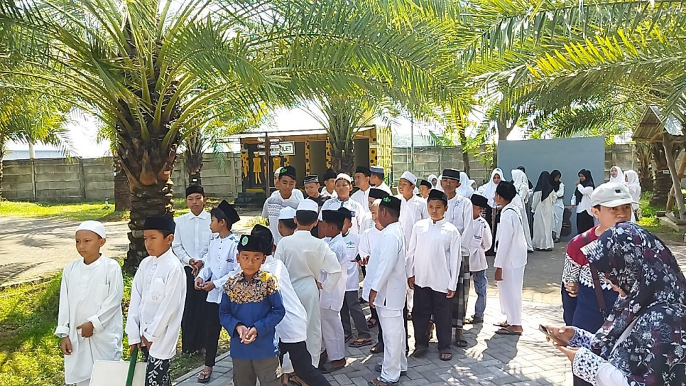 Kegiatan Muharram 1446H Manasik Haji di Kebun Kurma Sukorejo